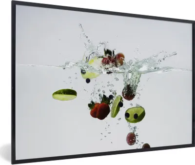 Produktbild von MuchoWow® MuchoWow® Gerahmtes Poster Obst - Wasser - Limette 60x40 cm - Poster mit zchwarzem Bilderrahmen - Printing - Wanddeko Schlafzimmer