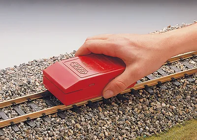Produktbild von LGB Handschleifer 50040 zur Schienenreinigung, entfernt Schmutz ohne Abschleifen, 6 mm Reinigungsblock