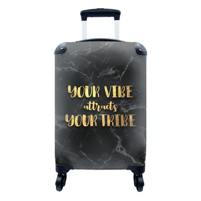 Produktbild von MuchoWow® Koffer Handgepäck Trolley Rollkoffer Kleine Reisekoffer mit 4 Rollen - Zitat - Sprichwörter - Gold - Marmor - Cabin Size < 55x40x23 cm & 55x40x20 cm - Fotokoffer - Kabinenkoffer - Boardgepäck - Reise-Box - Reisekoffer - Reisegepäck - Koffer mit Bild - Trolley für Kinder