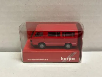 Produktbild von Herpa MB 100 D Bus rot  041621