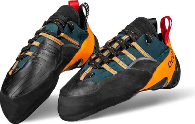 Schnür-Kletterschuhe "Sigma" von Ocun in Schwarz; Orange und Blau; mit Gummisohle und Schnürung.