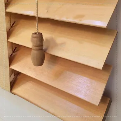 Productafbeelding van Horizontale Houten Jaloezieën - Houten Blinds - Privacy en Zonwering - Natuurlijk Massief Hout - 50mm Lamellen - Houtkleur