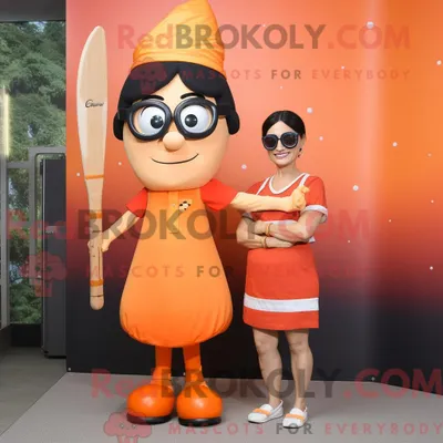 Productafbeelding van Oranje REDBROKOLY messenwerper mascottekostuum gekleed met een dienstjurk en bril