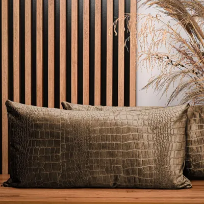 Produktbild von MG Design 2er Set Kissenbezüge 40 x 80 cm in Braun - mit Reißverschluss, strukturstark mit Kroko-Prägung, weich & pflegeleicht