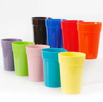 Immagine prodotto di 18 bicchieri di plastica riutilizzabili da 350 ml, ideali per bambini