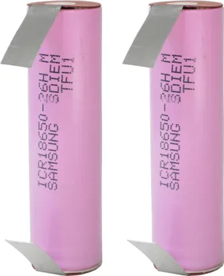 Produktbild von Trade-Shop 2x Samsung ICR18650-26J ICR1865026F ICR1865026H mit U-Lötfahne versetzt Lithium-Ion Akku Industrie-Zelle 2600mAh 3,6V/3,7V 5,2A Entladestrom