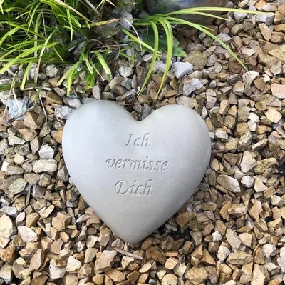Produktbild von Grabherz Grabengel Spruch - Ich vermisse Dich - Grabschmuck Grabdeko Trauerherz 12cm , 580g natur