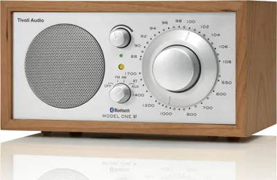 Produktbild von Tivoli Audio Model One BT Kirsche/Silber