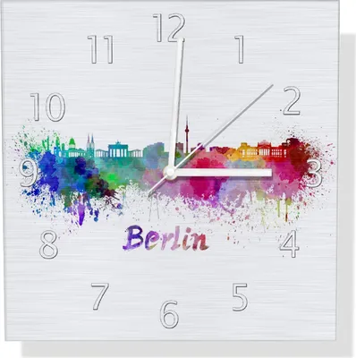 Produktbild von Wallario Design Wanduhr Städte als Aquarell - Skyline von Berlin aus Aluverbund, Größe 30 x 30 cm
