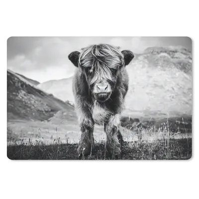 Produktbild von MuchoWow® Mauspad Mousepad Schottischer Highlander - Berg - Schwarz - Weiß 27x18 cm - Mousepads - Maus Mat - Pad - Mausunterlage - Büroartikel - Desk Matten