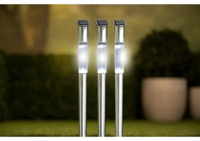 Produktbild von Grundig Solarlampe für Außen – Gartenlatern mit Edelstahlgehäuse – Wetterfest IP44 Solarlampe für Außenbereich Gartenbeleuchtung