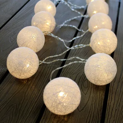 LED-Lichterkette, 10 weiße Lampenbälle, 165 cm, batteriebetrieben