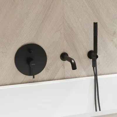 Imagen del producto de Sistema de ducha OLTENS con grifería empotrada, ducha de mano y desagüe para bañera