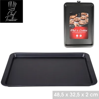 A black baking tray is shown from a top-down perspective, with a smaller image of the product packaging in the upper right corner.