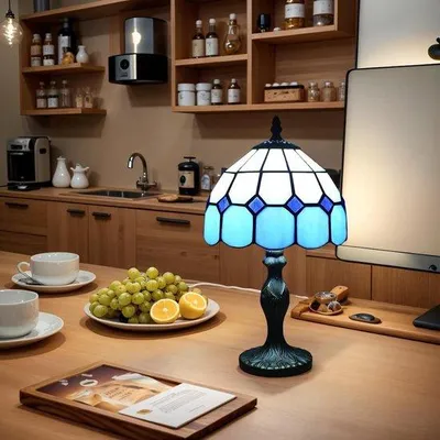 Immagine prodotto di Lampada da tavolo in stile Tiffany realizzata a mano in vetro colorato - 20 cm, ideale per la camera da letto e lo studio