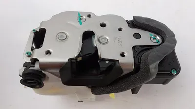 Imagen del producto de Cerradura de puerta original para OPEL. Número de pieza: 13578242