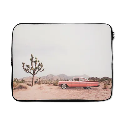 Produktbild von MuchoWow® Laptop Hülle 15 Zoll Auto - Wüste - Baum - Berge - Sand Laptoptasche - Laptoptasche - Sleeve - Rundum-Schutz