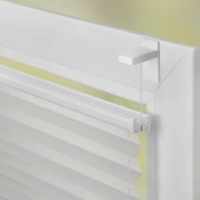Produktbild von Lichtblick Plissee Klebfix, ohne Bohren, verspannt, blickdicht - Weiß Weiß, 130 cm, 90 cm x 130 cm (B x L)