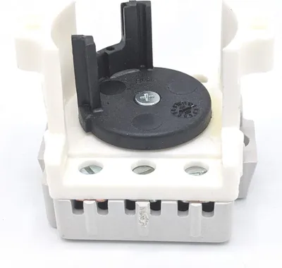 Produktbild von geba Schalteinsatz J-1T/1 Taster einseitig tastend für Schlüsselschalter Garagentor Tür Tor Schranke 600.1101.00