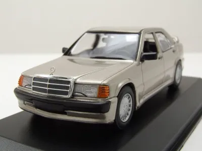 Produktbild von Maxichamps 940035600 Mercedes 190E 2.3-16 W201 1984 gold metallic 1:43