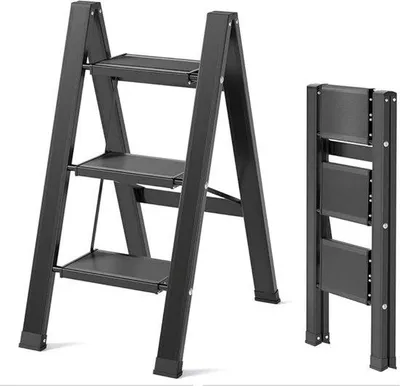 Productafbeelding van Famanu huishoudtrap, 3 treden - Opklapbare aluminium ladder - Draagvermogen: 270 kg - Antislip - Weerbestendig
