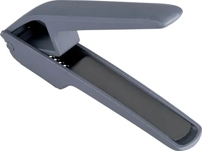 Image de Fackelmann Presse-ail, vainqueur du test Presse-ail avec poignées ergonomiques et tamis amovible, coupe-ail de qualité supérieure (couleur : noir/argent)