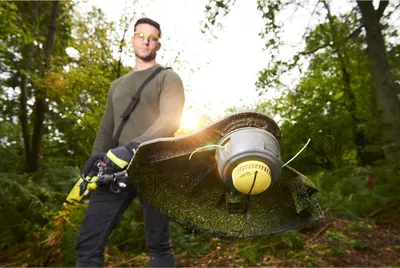 Produktbild von Multifunktions-Bürstenschneider Ryobi MAX POWER 36 V Ø 33 cm