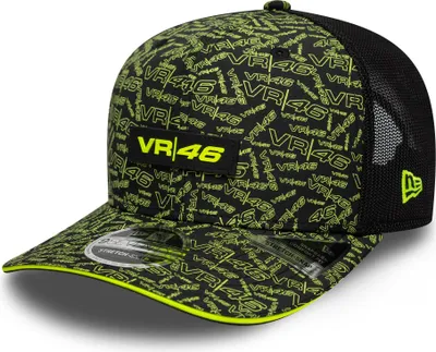 Produktbild von Valentino Rossi VR46 Trucker Cap 9SEVENTY Stretch New Era, Offizieller Fanartikel, Schwarze Kappe mit VR46 Allover-Print in Neon Yellow, Mesh, Polyester