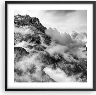 Produktbild von Gerahmtes Poster - Schwarzer Rahmen - Berge Nebel Gipfel - 50x50 cm - Wand Bild - Wanddeko - Wandbilder - Kunstposter - Wandposter - Bilderrahmen - Bilder - Kunstdruck - Wandbild - P2BAC50x50-3664