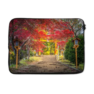 Produktbild von MuchoWow® Laptop Hülle 14 ZollJapanischer Garten im Herbst Laptoptasche - Laptoptasche - Stoßsicher - Schutzhaube