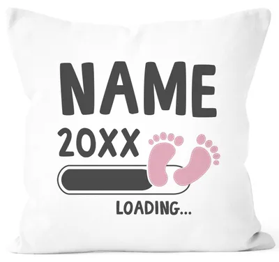 Produktbild von Kissen-Bezug Mama Papa Tante Onkel Oma Opa loading Schwangerschaft anpassbare Jahreszahl Name Text-Zeile Moonworks® weiß-rosa 40cm x 40cm
