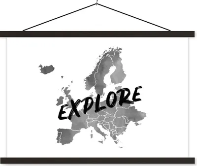 Produktbild von MuchoWow® Textilposter Europa-Karte in grauer Aquarellfarbe mit dem Text "Explore" über den Ländern - schwarz-weiß 120x80 cm mit schwarzem Rahmen - Wanddeko