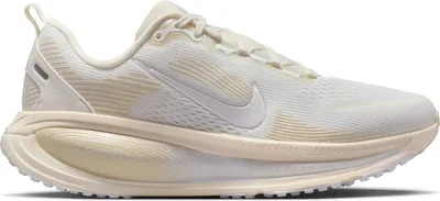 Productafbeelding van Nike Vomero 18 Dames HM6804 - Sneakers - 110 Maat 36