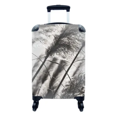 Produktbild von MuchoWow® Koffer Handgepäck Trolley Rollkoffer Kleine Reisekoffer mit 4 Rollen - Pampasgras - Schwarz - Weiß - Pflanze - Cabin Size < 55x40x23 cm & 55x40x20 cm - Fotokoffer - Kabinenkoffer - Boardgepäck - Reise-Box - Reisekoffer - Reisegepäck - Koffer mit Bild - Trolley für Kinder