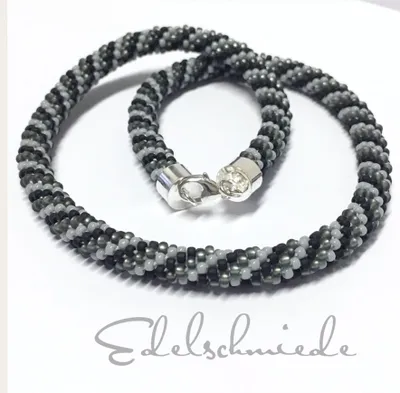 Produktbild von Häkelkette grau / schwarz mit 925 Silber Verschluß 43 cm