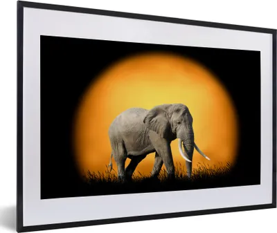 Produktbild von MuchoWow® MuchoWow® Gerahmtes Poster Elefant - Sonne - Gras 60x40 cm - Poster mit zchwarzem Bilderrahmen - Schlafzimmer - Plakat in Rahmen - Drucken