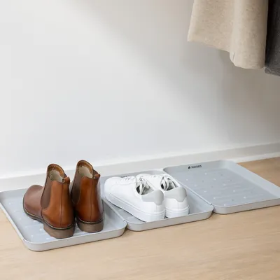 Produktbild von Navaris 3x Schuhabtropfschale Schuhmatte Ablage klein - Schuhablage 35x27x2,5cm mit erhöhtem Rand - Abtropfschale Grau für Schuhe Regen Herbst Winter