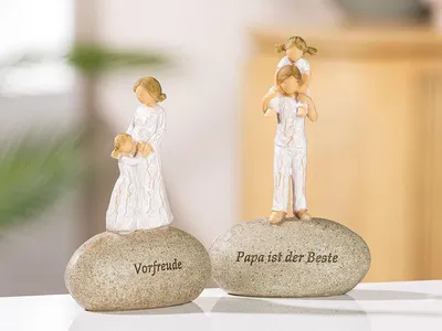 Produktbild von Gilde Schutzengel Mutter/Vater mit Kind auf Stein mit Schriftzug 52593