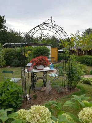 Produktbild von GardenAndPools Rosenbogen Paris Lilie Spitze B-1,20 m Schwarz Pergola Metallrosenbogen Gartenbogen Rosensäule Rose Arches Arco da Giardino