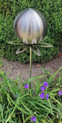 Produktbild von Blütenzauber Paris Rosenkugel 15 cm Edelstahl schwarz matt gebürstet Gartenstecker Deko mit Stab 80 cm