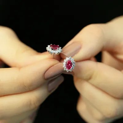 Produktbild von Entourage Diamant Oval Rubin Ohrringe 585`er 14 Karat Weißgold