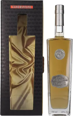 Produktbild von Velho Barreiro DIAMOND Cachaça 40% Vol. 0,7l in Geschenkbox