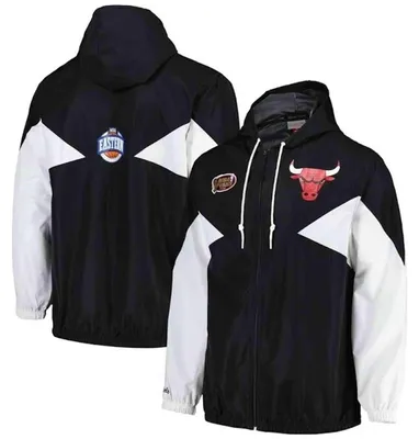 Produktbild von Jacke Mitchell & Ness Chicago Bulls Ultimate Lightweight Windbreaker für Herren