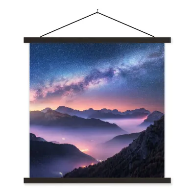 Produktbild von MuchoWow® Textilposter Berge - Sternenhimmel - Nebel 120x120 cm mit schwarzem Rahmen - Aufhängungsset