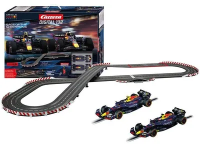 Produktbild von Carrera Digital 132 Rennbahn Race of Champions, 1:32 Maßstab, 2 Formel 1 Fahrzeuge, Spurwechsel, Leistungsregelung, Ghost Modus, Ab 8 Jahren