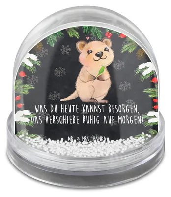Produktbild von Mr. & Mrs. Panda Schneekugel Weihnachten Quokka Happy - Kreidetafel - Geschenk, Niedliches Tier, Aufschieberitis, Verschieben, dekoartikel, schnee kugel, Weihnachts