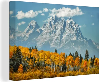 Produktbild von OneMillionCanvasses® - Leinwandbilder - 140x90 cm, Eine Pappelgruppe vor einem aufragenden Berg, Wandbilder Kunstdruck Wanddekoration - Foto auf Leinwand - Gemälde auf Holzrahmen