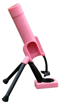 Produktbild von Taktischer, freihändiger Flaschenöffner mit Kronkorkenwerfer und Mörserfunktion – ein robustes und lustiges Party-Gadget für Bars