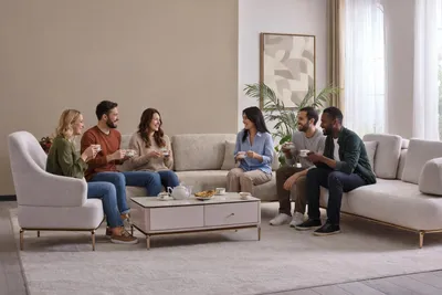 Produktbild von Bequemer Modern Sofa mit Rundarmlehnen und Metallfüßen in Beige