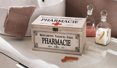 Produktbild von Holzkiste "Pharmacie" im Shabby Look, weiß, Erste Hilfe Holzbox, Hausapotheke
